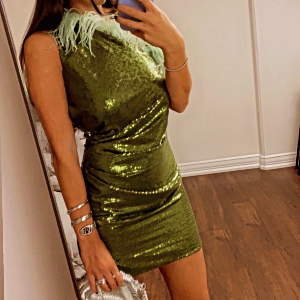 Nervi dress. Size 2 (fits  xs/S) super cute for the holidays.